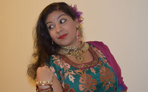 Woman dancing in sahri