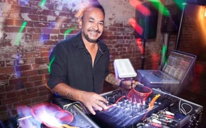 DJ