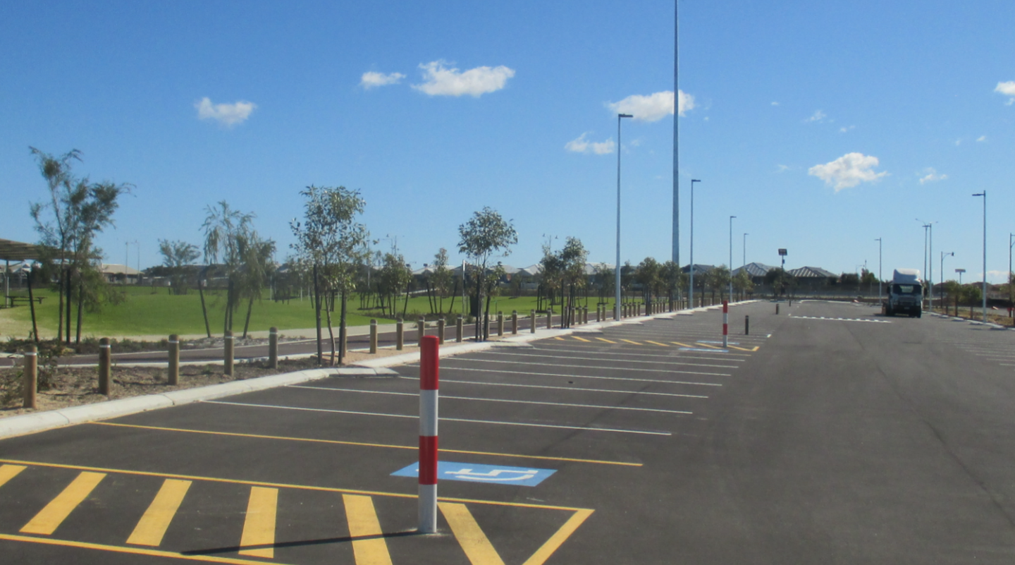 Looking north along carpark adjacent to Northern Oval