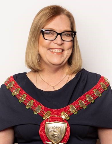 Mayor Linda Aitken JP