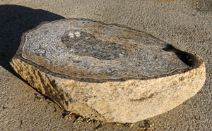 Boat Rock sculpture by Kati Thamo