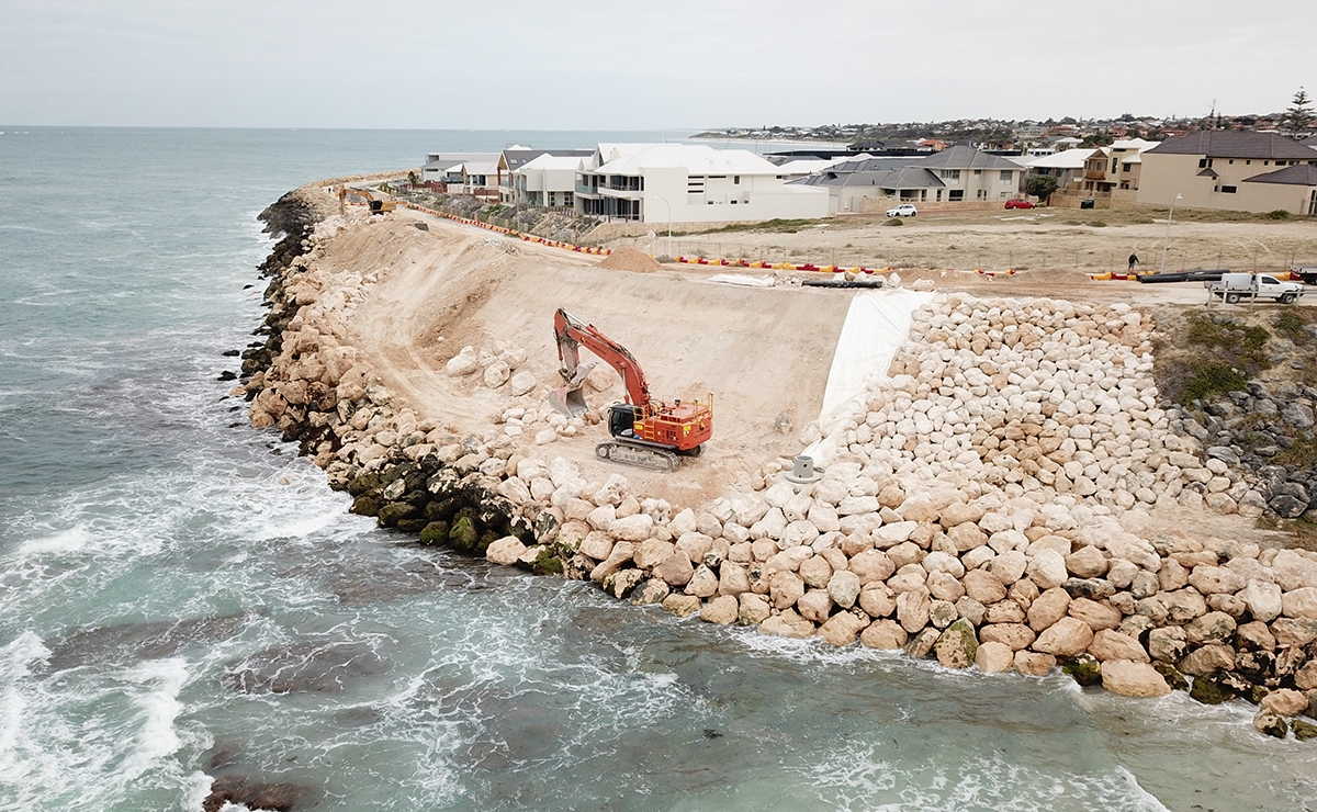 Image of works on Mindarie breakwater