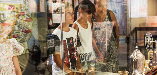 Children viewing museum display