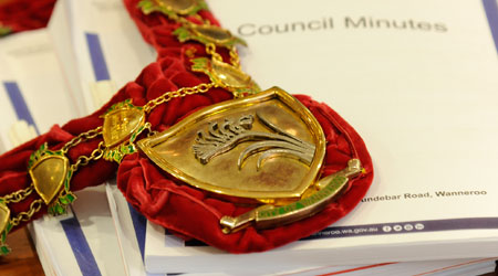 Mayoral chain and council documents