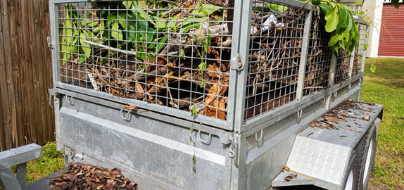 Trailer with green waste