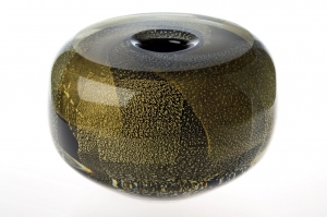 Blossom Jar, Peter Bowles. Acquired 2005. Glass with gold leaf. 